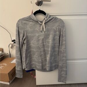 Vuori Heather Gray Hoodie size small!